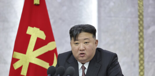 Севернокорейският лидер Ким призова жителите на страната да създадат „рай за народа“ по случай Деня на победата в Корейската война