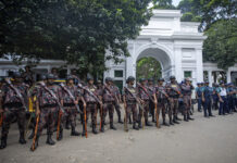 Ройтерс: Отказана от армията подкрепа е причината за оставката на министър-председателката на Бангладеш