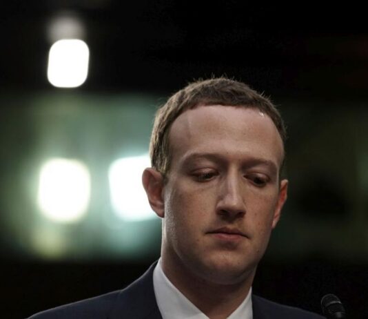 Марк Зукърбърг си пусна коса (СНИМКА)