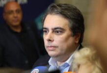 Василев: Някой ме спряга за финансов министър в служебен кабинет, да спре узото и да мине на ракия