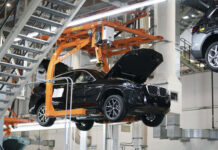 BMW тества успешно хуманоиден робот в завод в САЩ