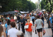 Средният осигурителен доход за страната за август е 1642,10 лева