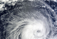 Ураганът „Милтън“ увеличи размера си и достига до Флорида