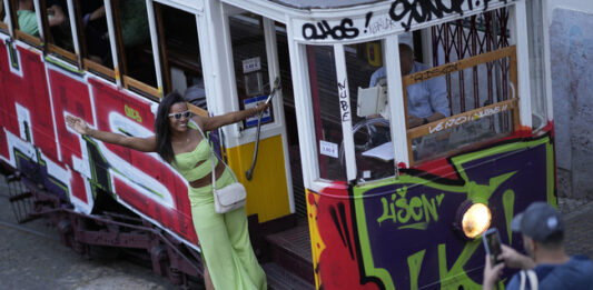 Португалия може да повиши производителността си, ако една трета от работната сила бъде обучена да използва изкуствен интелект, сочи проучване