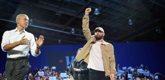С критика към Тръмп: Обама рапира култов хит на Еминем