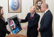 Възможностите за разширяване на сътрудничеството в областта на космическите изследвания обсъдиха президентът Румен Радев и директорът на НАСА