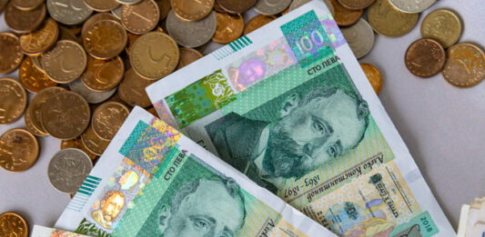 БНБ: Депозитите на домакинствата у нас нарастват с 11 на сто до 85,140 млрд. лева към края на септември