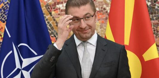 Мицкоски: „Незначителното българско малцинство“ трябва да бъде включено в преамбюла на конституцията