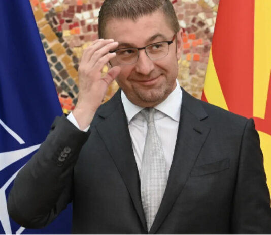 Мицкоски: „Незначителното българско малцинство“ трябва да бъде включено в преамбюла на конституцията