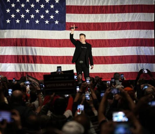 „Вашингтон пост“ написа, че Илон Мъск за кратко е работил незаконно в САЩ, милиардерът отрече