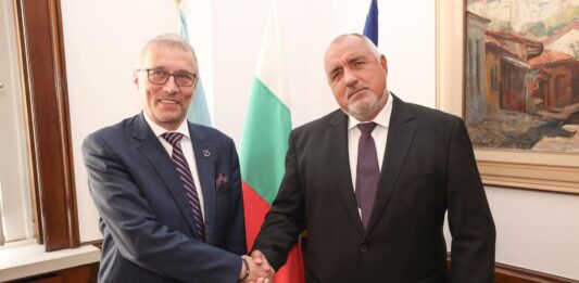 Борисов пред Дворжак: ГЕРБ ще положи всички усилия да състави стабилно правителство с пълен управленски мандат