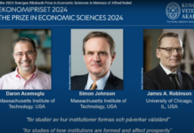 Дарон Аджемоглу, Саймън Джонсън и Джеймс Робинсън с Нобеловата награда за икономика за 2024 г.