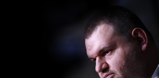 Пеевски: Банда политически карикатури се опитва да открадне държавата