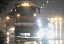 Тази нощ в София са работили 171 снегопочистващи машини; аварийни екипи премахват паднали клони и дървета