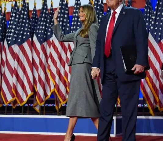 Мелания блесна в костюм на „Долче и Габана“ за $4000