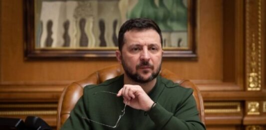 Зеленски: „Лудият съсед“ Русия използва Украйна „като полигон“