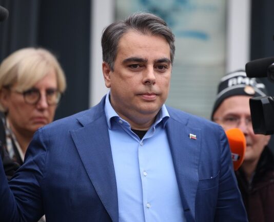 Асен Василев: Пеевски и Сарафов си имат ОПГ