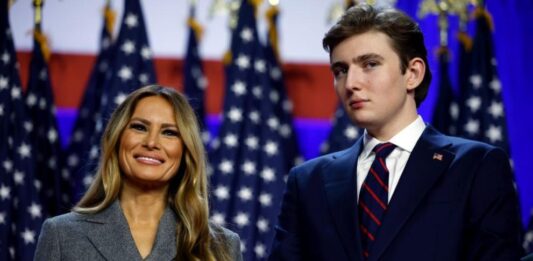 2.06 м амбиция: 18-годишният син на Тръмп се катери стремглаво към политическа кариера
