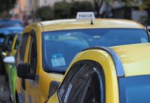 Таксиметрови шофьори в протестна готовност заради скъпа Гражданска отговорност