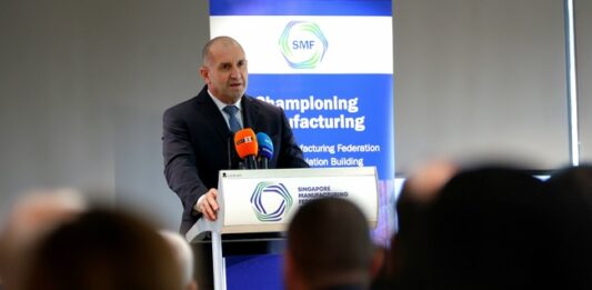 Радев от Синграпур: Инвестирането в хората, образованието, иновациите и технологиите е ключът към успеха в бъдеще
