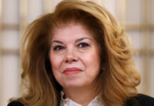 Йотова отговори на Борисов: Не коментирам партийни лидери