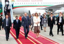 Президентът Румен Радев пристигна на официално посещение във Виетнам