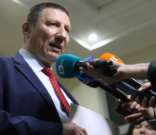 Сарафов с положителни становища от комисиите по атестиране и професионална етика