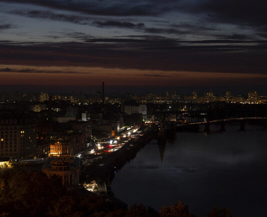 Украйна спря тока в Киев и други области заради опасност от нападение