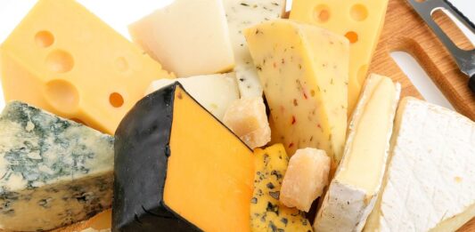 Топ 10 на най-консумираните сирена в света