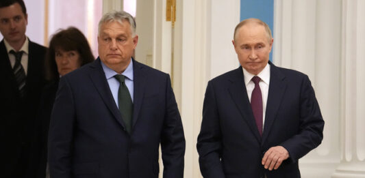Путин и Орбан обсъдиха конфликта в Украйна в телефонен разговор
