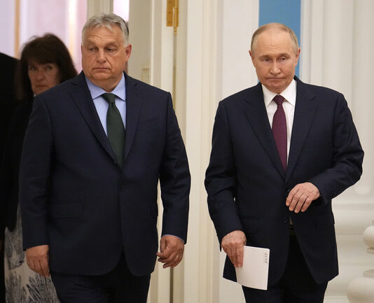 Путин и Орбан обсъдиха конфликта в Украйна в телефонен разговор