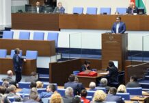 И при десетия опит отново четири са кандидатурите за председател на Народното събрание