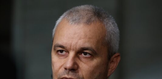 От „Възраждане“ искат среща със служебния министър-председател с искане да бъдат възстановени средствата за инвитро процедурите