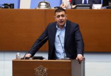 От „БСП-Обединена левица“ потвърдиха, че водят разговори с „Продължаваме промяната“ и с „Демократична България“ за декларацията за „санитарен кордон“ около Пеевски