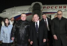 Дмитрий Медведев пристигна в Пекин за разговори с китайски лидери