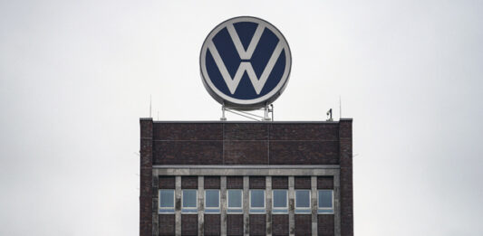 Ключови преговори предстоят днес за „Фолксваген“