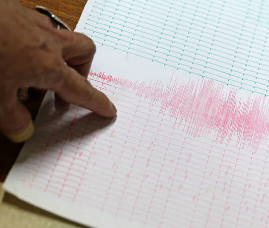 Земетресение с магнитуд 7,4 край Вануату причини щети; очевидец съобщи и за жертви
