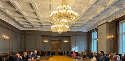 ГЕРБ – СДС и ДБ постигнаха съгласие да се работи по проект на споразумение за съвместно управление