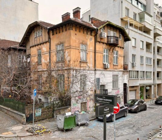 Г. Георгиев: Докато се радвахме, че Къщата с ягодите ще бъде възстановена, една друга знакова за Стара София къща отиде в историята