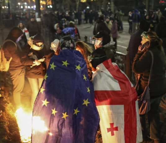 Осма нощ на протести в Грузия