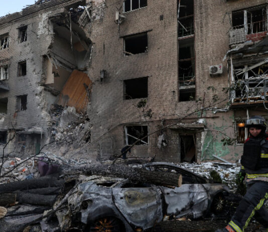 Расте броят на жертвите на руските удари по украинските градове Запорожие и Кривой рог