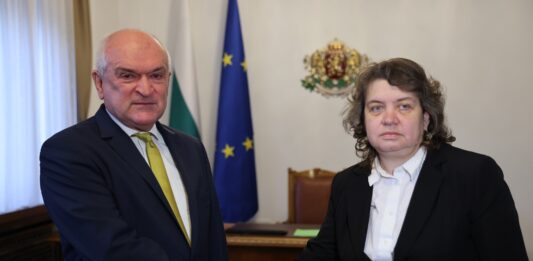 Премиерът Димитър Главчев проведе среща с председателя на 51-вото народно събрание Наталия Киселова