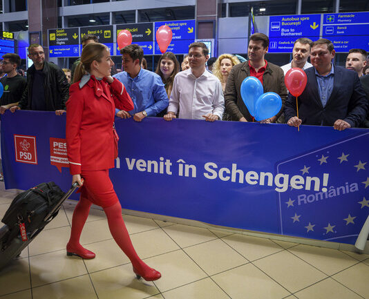 Първи политически реакции в Букурещ след решението Румъния и България да влязат изцяло в Шенген от 1 януари 2025 г.