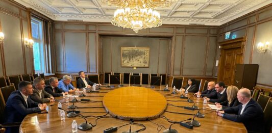 БСП след среща с ГЕРБ-СДС: България има нужда от редовно правителство с пълен управленски мандат