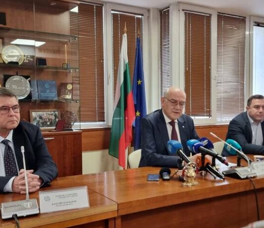Работни групи на КЕВР ще проверяват извънредно трите електроразпределителни дружества заради авариите от последните дни