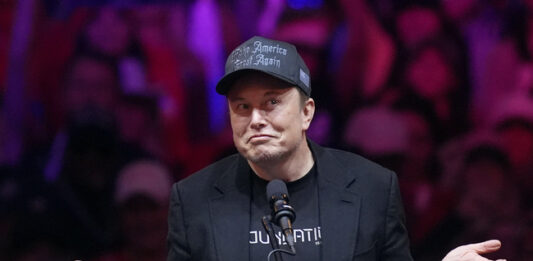 Мъск става първият човек в света, който има над 400 милиарда долара