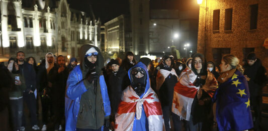 Хиляди хора излязоха отново на протест в Грузия в подкрепа на европейското бъдеще на страната