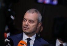 Костадинов: ПП-ДБ се чудят как да влязат като „пето колело или резервна гума на управляващото мнозинство“