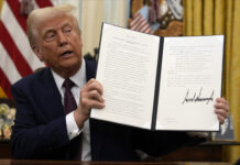 Доналд Тръмп подписа указ за разсекретяване на досиетата за убийствата на бившия президент Джон Ф. Кенеди, на Робърт Кенеди и Мартин Лутър Кинг