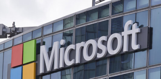 Тръмп заяви пред репортери, че компанията „Майкрософт“ води преговори за закупуване на „Тик Ток“